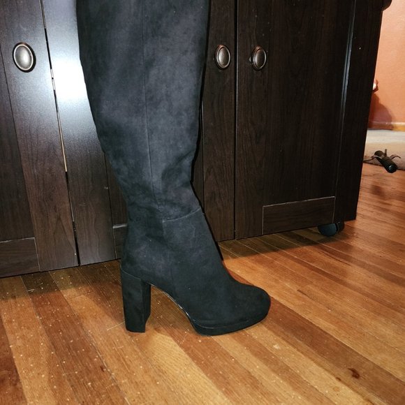 Platform Heeled Boot - Picture 4 of 8